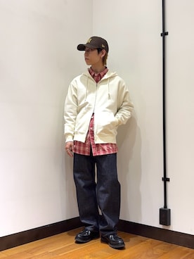 「URBAN RESEARCH（アーバンリサーチ）のURBAN RESEARCH iD　AGING ZIP PARKA（パーカー、ホワイト系）」を使った、オタケさん（メンズ・162cm）の春コーディネート
