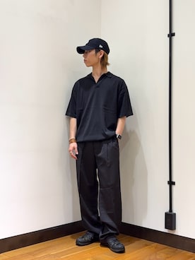 「URBAN RESEARCH DOORS（アーバンリサーチドアーズ）の『UR TECH』サマシェア スキッパーニット（ニット/セーター、ブラック系）」を使った、オタケさん（メンズ・162cm）の春コーディネート