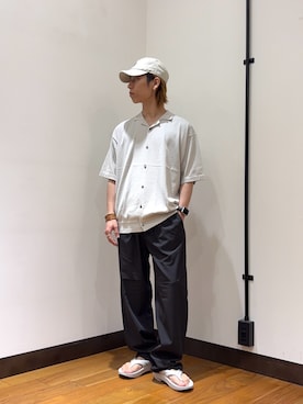 「URBAN RESEARCH DOORS（アーバンリサーチドアーズ）の『UR TECH』 サマシェア ニットカーディガン（カーディガン/ボレロ、ベージュ系）」を使った、オタケさん（メンズ・162cm）の春コーディネート