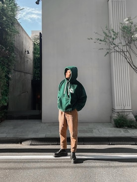 「アイテム（パーカー、グリーン系）」を使った、Yoshinori.Uさん（メンズ・172cm）の秋コーディネート