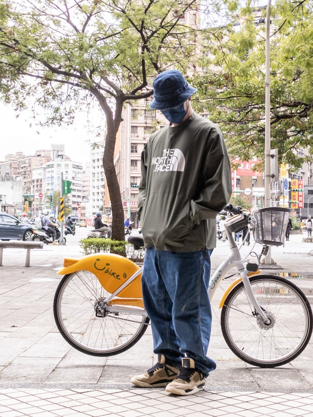 「AIR JORDAN、THE NORTH FACE、THE NORTH FACE PURPLE LABEL、HYKE、HYKE × THE NORTH FACE、denim、岡山、ootd、夏、冬コーデ、秋のコーデ」｜「THE NORTH FACEのザ・ノース・フェイス  サマーハット NN01550

（ハット、ブルー系）」を使った、RoxsoulLeeさん（メンズ・170cm）の秋コーディネートの1枚目の写真