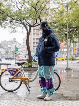 「AIR FORCE 1」｜「アイテム（ダウンジャケット/コート）」を使った、RoxsoulLeeさん（メンズ・170cm）の冬コーディネート
