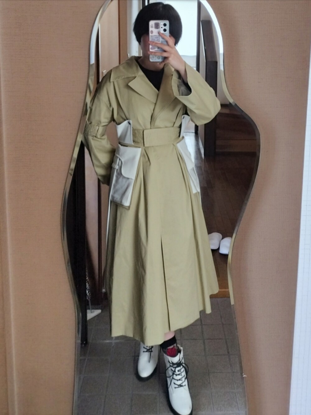 「春のNewスタイル、春服コーデ、オトナカワイイ、シンプル、シンプルコーデ、ラクチンコーデ、休日スタイル、春ファッション、UN3D.、GU、UNDER COVER、お花見コーデ、大人かわいい、トレンチコート、ブーツ」｜「GUのアイテム（ブーツ、ホワイト系）」を使った、みんかさん（レディース・165cm）の春コーディネートの1枚目の写真