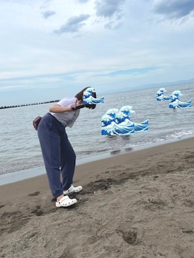 「海」｜「アイテム（スウェットパンツ）」を使った、RENAさん（レディース・160cm）の夏コーディネート