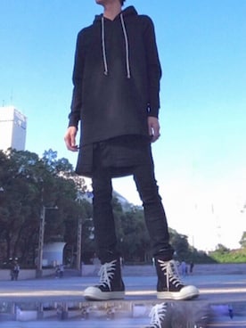 「DRKSHDW（ダークシャドウ）のアイテム（パンツ）」を使った、MATIAS.さん（メンズ・184cm）の秋コーディネート
