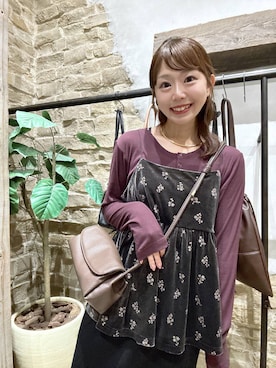「GLOBAL WORK（グローバルワーク）のサラサラヘンリーネック長袖プルオーバー/1017895（Tシャツ/カットソー、レッド系）」を使った、airiさん（レディース・158cm）の秋コーディネート