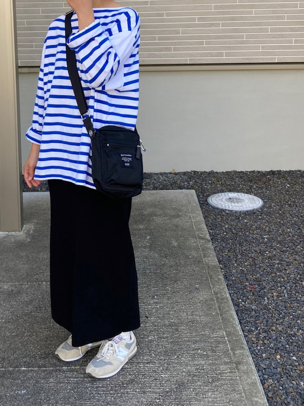 「秋服、シンプル、カジュアル」｜「OUTILのアイテム（トップス、ブルー系）」を使った、やんさん（レディース・154cm）の秋コーディネートの1枚目の写真