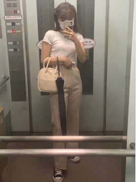 「H&M（エイチ・アンド・エム）のアイテム（Tシャツ/カットソー、ホワイト系）」を使った、senzaki sayaさん（レディース・158cm）の夏コーディネート