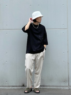「KIJIMA TAKAYUKI」｜「アイテム（サンダル）」を使った、松本 幸さん（メンズ・180cm）の夏コーディネート
