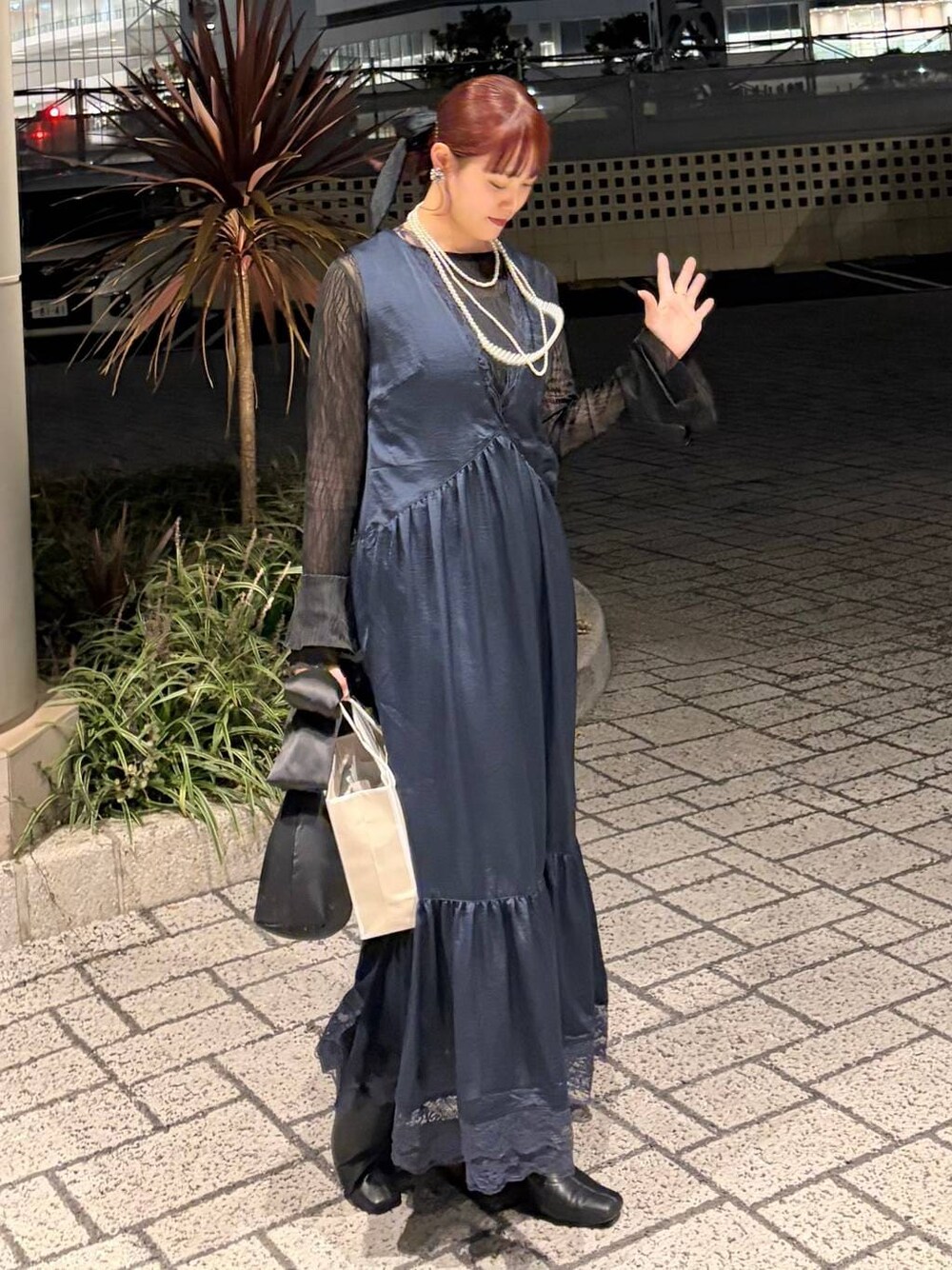 eL】Gather Lace V One-piece/582474を使った人気ファッション 