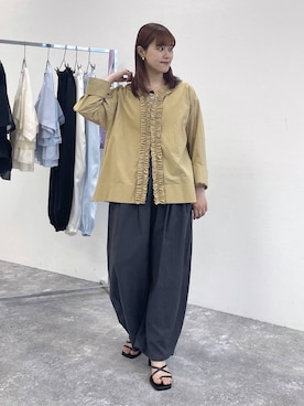 「studio CLIP（スタディオクリップ）のコットンフリルワイドスリーブブラウス（シャツ/ブラウス、ベージュ系）」を使った、mitaさん（レディース・155cm）の春コーディネート