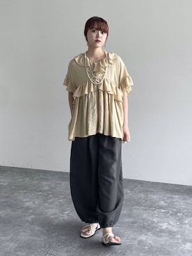 「studio CLIP（スタディオクリップ）の【daily CLIP】フリフリチュニックブラウス（Shirts、ベージュ系）」を使った、mitaさん（レディース・155cm）の夏コーディネート