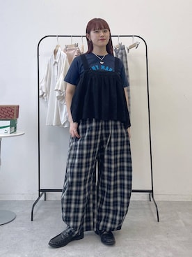 「studio CLIP（スタディオクリップ）のシフリー刺繍キャミソールビスチェ（ベスト、ブラック系）」を使った、mitaさん（レディース・155cm）の春コーディネート