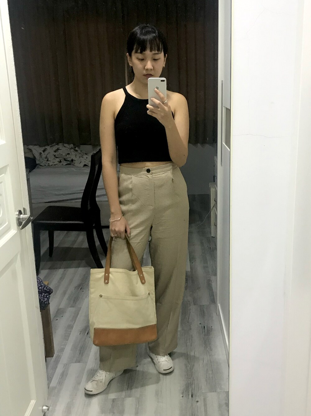 「ZARA、genquo、JOY DIVISION、totebag、converse、jack purcell」｜「ZARAのアイテム（キャミソール、ブラック系）」を使った、JOANNさん（レディース・173cm）の春コーディネートの1枚目の写真