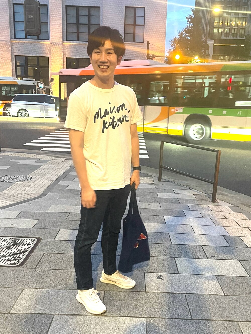 「シンプルコーデ、今日のコーデ、おしゃれさんと繋がりたい、メゾンキツネ、夏コーデ」｜「ZOZOのスリムテーパードデニムパンツ［MEN］（デニムパンツ、ブラック系）」を使った、おもちさん（メンズ・178cm）の夏コーディネートの1枚目の写真