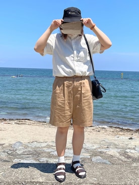 「海」｜「アイテム（チノパンツ）」を使った、こーん。さん（レディース・166cm）の夏コーディネート