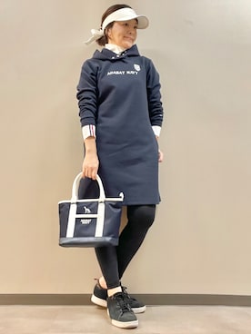 「adabat（アダバット）の【ADABAT NAVY】長袖フーディワンピース（ワンピース、ブルー系）」を使った、maicoさん（レディース・156cm）の秋コーディネート