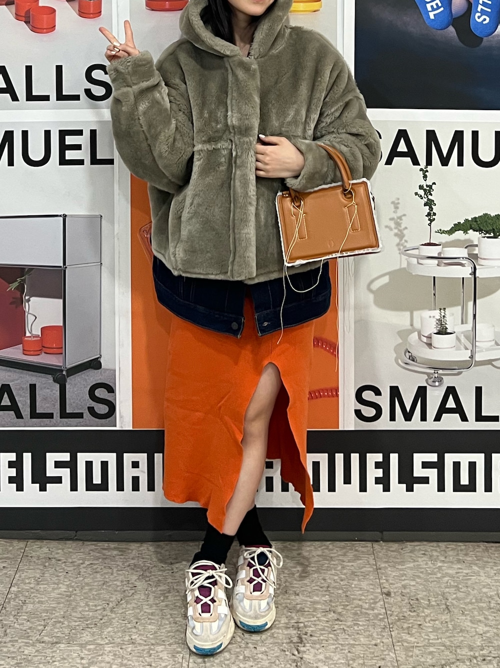 「ボアコート、スニーカー、おしゃれさんと繋がりたい、いいね、save、フォローお願いします🤑、スカートスタイル、スリット、デニムジャケット、デニム、春コーデ、韓国、デニムコーデ、レイヤード」｜「STYLENANDAのアイテム（その他アウター、グレー系）」を使った、フウカさん（レディース・161cm）の春コーディネートの1枚目の写真
