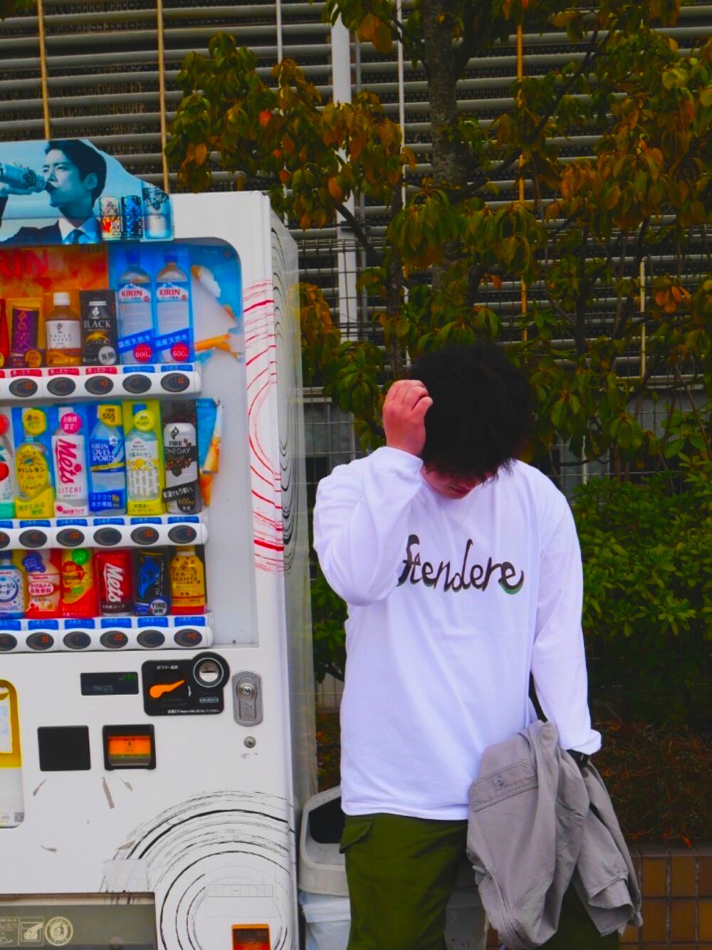 「シンプルスタイル、春コーデ、自作ブランド」｜「Carharttのアイテム（シャツ/ブラウス、シルバー系）」を使った、Yu.さん（メンズ・174cm）の春コーディネートの1枚目の写真