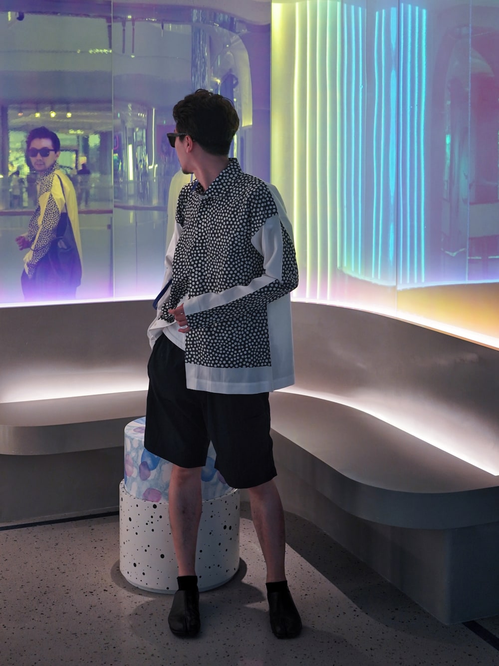 「ootd、夏、日系极简」｜「HOMME PLISSE ISSEY MIYAKEのアイテム（シャツ/ブラウス、ホワイト系）」を使った、DCさん（メンズ・178cm）の夏コーディネートの1枚目の写真
