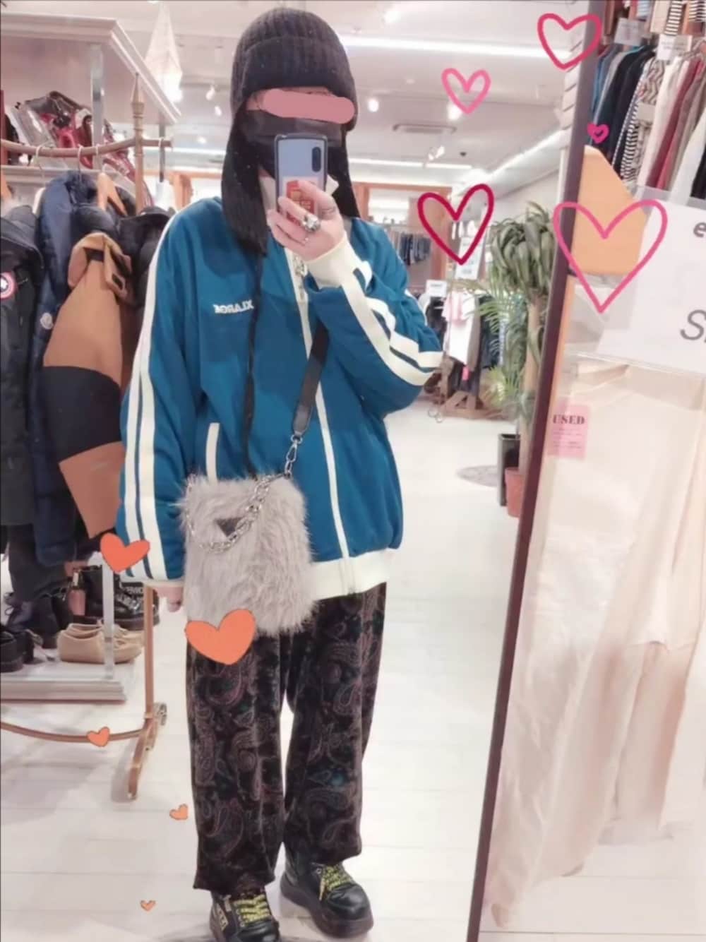 「RNA、XLARGE」｜「YOSUKEのアイテム（スニーカー、ブラック系）」を使った、サンセットさん（レディース・155cm）の冬コーディネートの1枚目の写真
