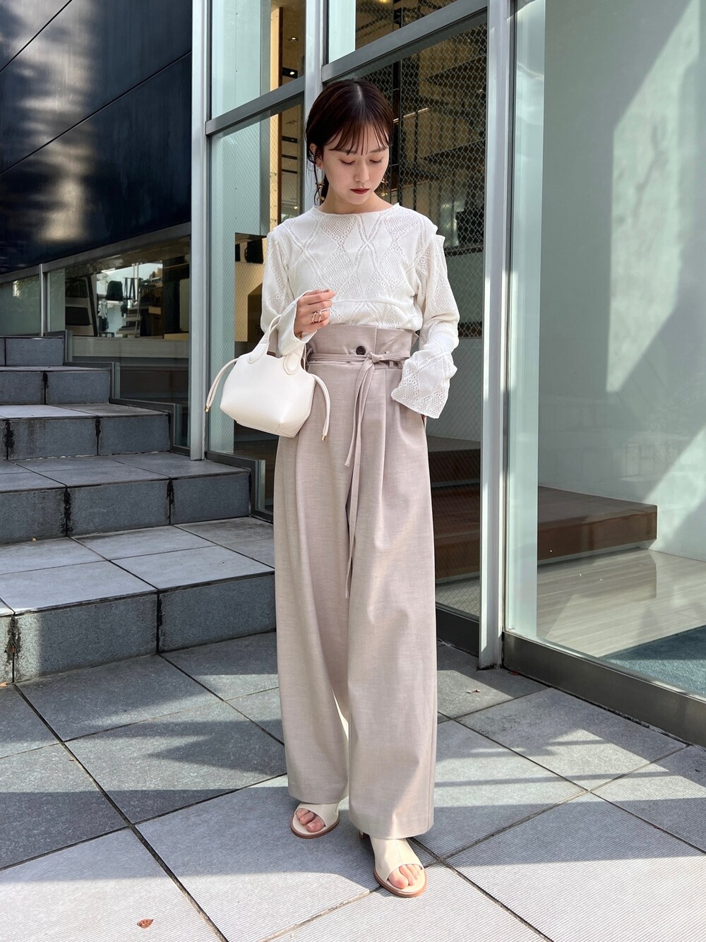 ラップハイウエストパンツを使った人気ファッション