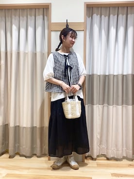 「アイテム（かごバッグ、ホワイト系）」を使った、まおさん（レディース・163cm）の夏コーディネート