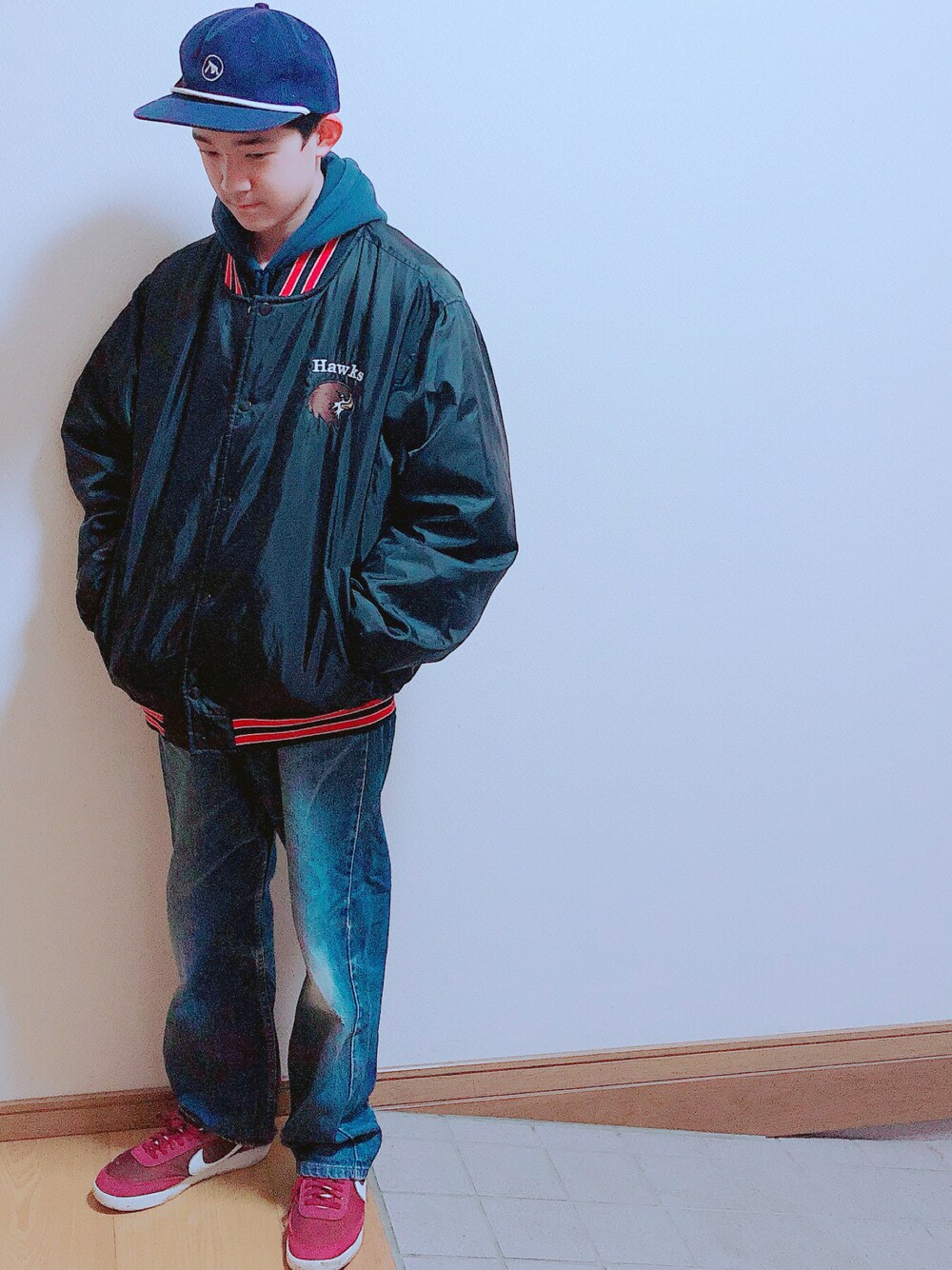「古着、古着MIX、古着コーデ、おしゃれさんと繋がりたい、スタジャン、XLARGE、NIKE、#キャップ、今日のコーデ」｜「Levi'sのアイテム（デニムパンツ、ブルー系）」を使った、ゆあんじさん（メンズ・168cm）の春コーディネートの1枚目の写真