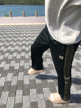 「Yeezy（イージー）のアイテム（サンダル）」を使った、一騎当千さん（メンズ・178cm）の春コーディネート