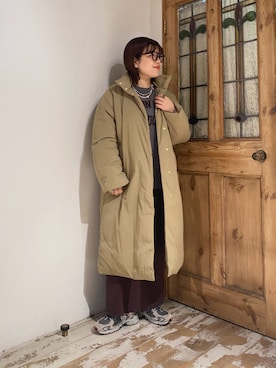 「ロゴニット」｜「アイテム（ダウンジャケット/コート）」を使った、mizukiさん（レディース・157cm）の秋コーディネート