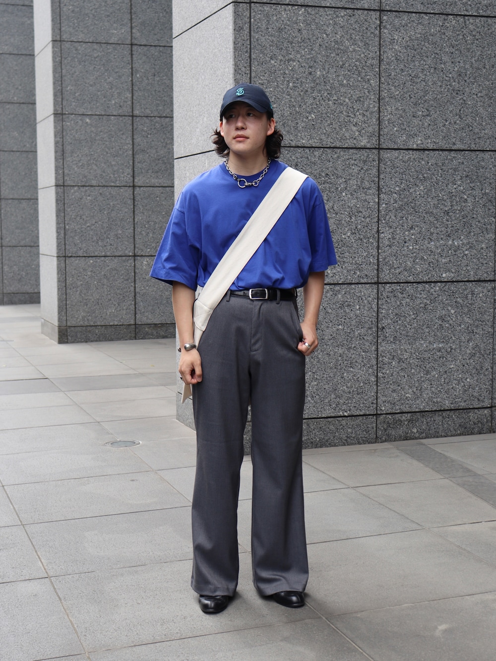 「ootd、ootdstyle、ootdfashion、outfit、outfitoftheday、summer style、夏、夏コーデ、半袖Ｔシャツ、Tシャツ、青Tシャツ、スラックス、フレアスラックス、ベルボトム、このスタイルがお気に入り」｜「soerteのNEW ERA × soerte baseball cap/ニューエラ×ソエルテ　ベースボールキャップ（キャップ、ブルー系）」を使った、KEIGOさん（メンズ・179cm）の夏コーディネートの1枚目の写真