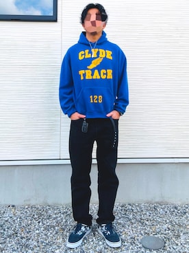 「アイテム（デジタル腕時計）」を使った、AGさん（メンズ・175cm）の秋コーディネート