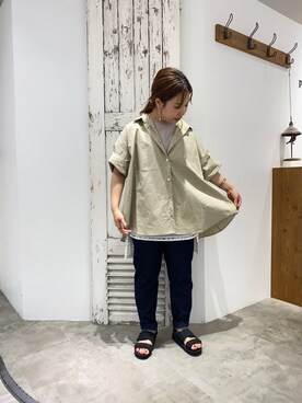 デニムパンツを使った「タイプライター」の人気ファッション