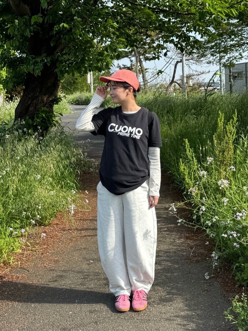 Supreme のキャップ（ピンク系）を使った人気ファッション