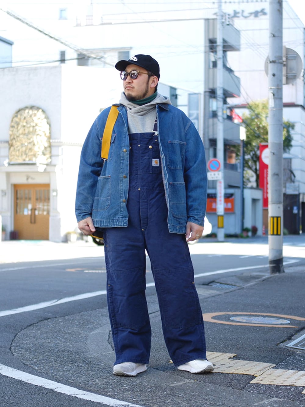 「今日のコーデ、今日の服、カバーオール、オーバーオール、古着MIX、古着コーデ、90s」｜「Carharttのアイテム（サロペット/オーバーオール、ブルー系）」を使った、yoheiさん（メンズ・175cm）の冬コーディネートの1枚目の写真