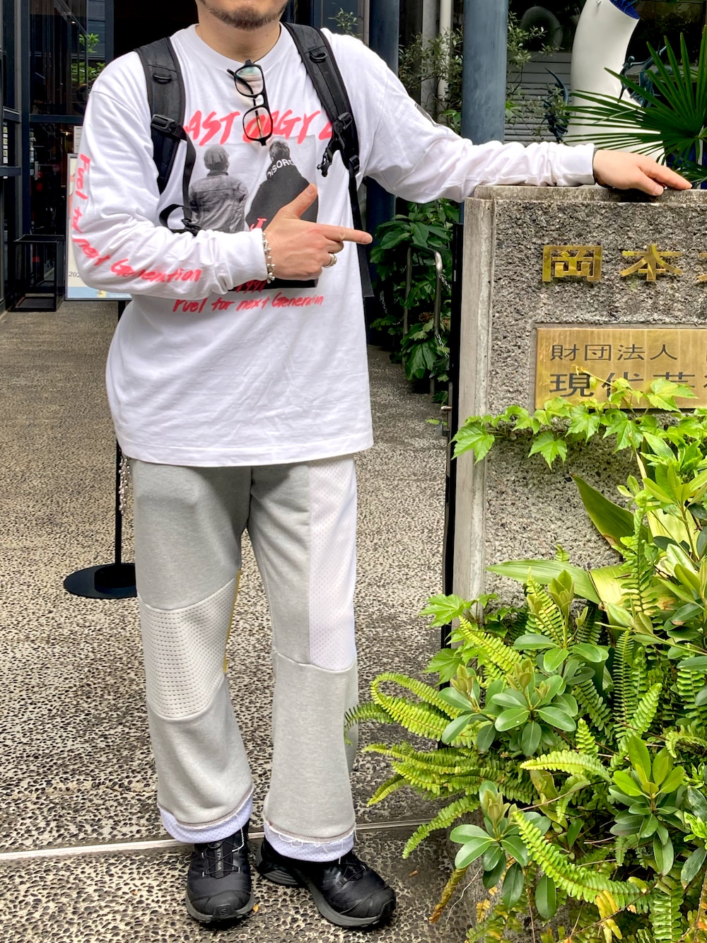 「今日のコーデ、今日の服、休日コーデ、オフショット、ワントーンコーデ」｜「masterkeyのアイテム（スウェットパンツ、シルバー系）」を使った、yoheiさん（メンズ・175cm）の秋コーディネートの1枚目の写真