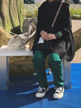 「チャックテイラー」｜「アイテム（スラックス）」を使った、だーやま。さん（レディース・156cm）の夏コーディネート