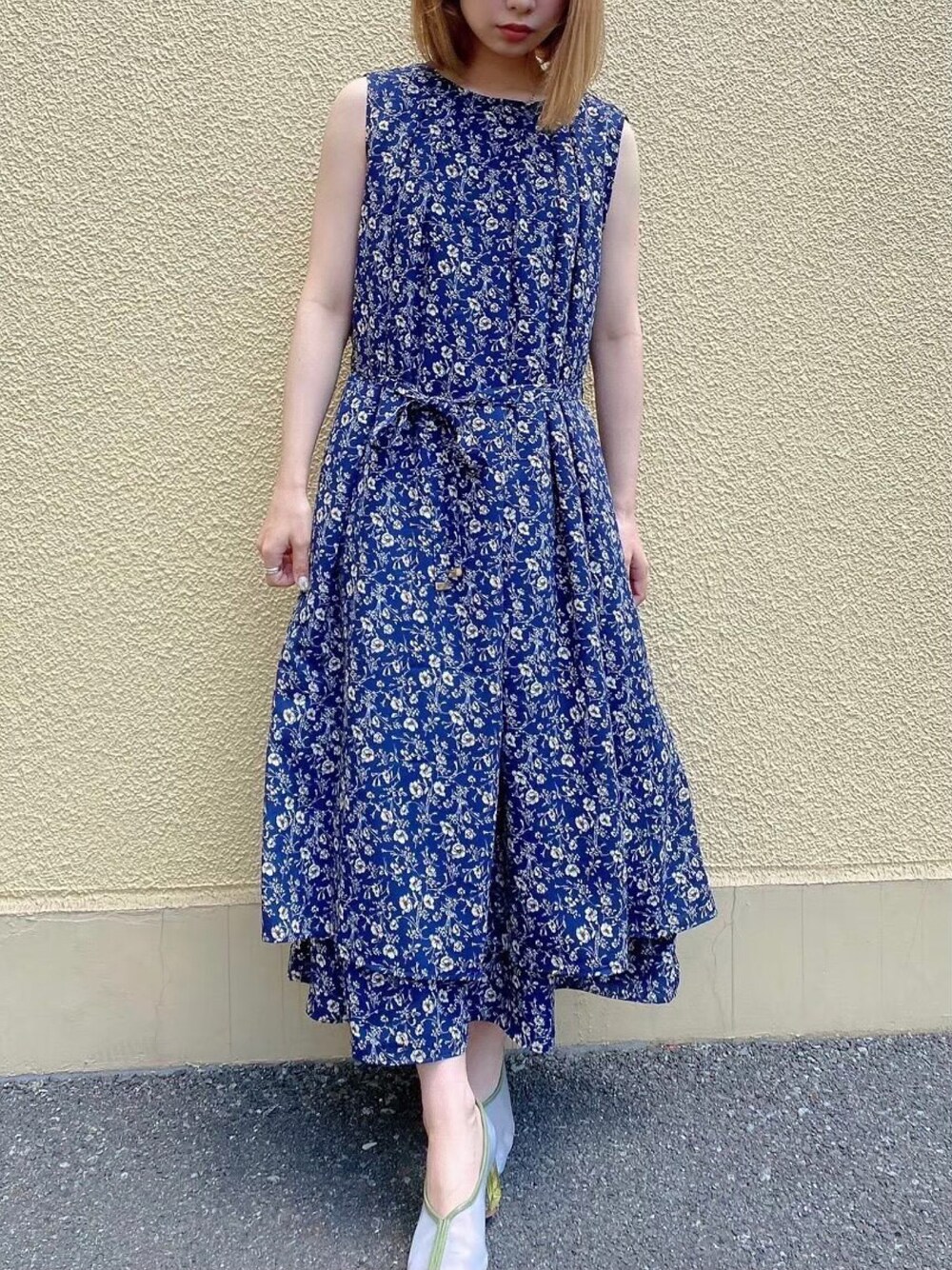 ブルー系のワンピース、その他のその他を着用したレディースの夏コーディネートの1枚目の写真