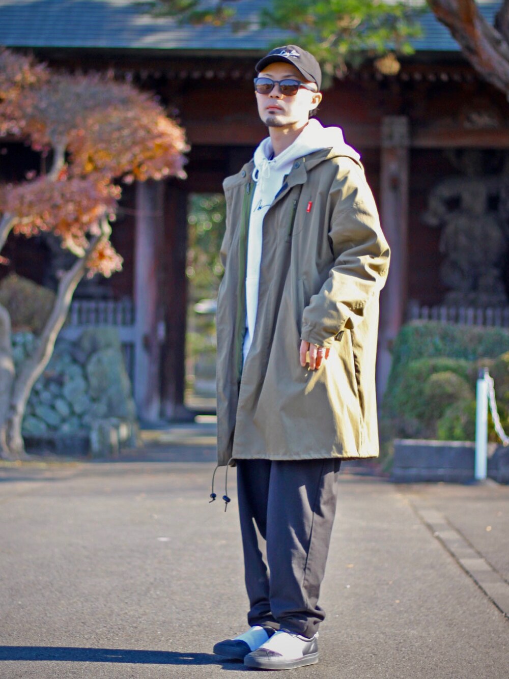 「グリーン、冬コーデ、モッズコート、パーカー、ビッグシルエット、ロゴスウェット、私の推しブランド、ストリート、あったかコーデ、ゆるコーデ」｜「LeylineのM-65 city mods coat｜Khaki（モッズコート、グリーン系）」を使った、halさん（メンズ・175cm）の冬コーディネートの1枚目の写真