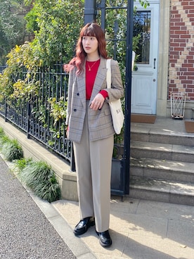 「CUT（カット）のアイテム」を使った、ハヤシ　アンナさん（レディース・171cm）の秋コーディネート