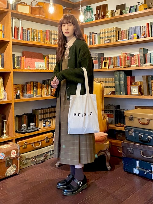 ハヤシ　アンナさんのコーディネート