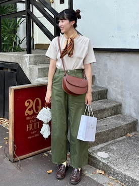 「アイテム（バッグ）」を使った、ハヤシ　アンナさん（レディース・171cm）の秋コーディネート