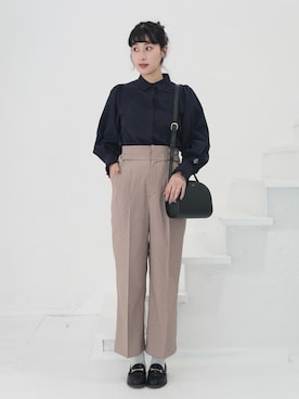 「アイテム（スラックス）」を使った、ハヤシ　アンナさん（骨格ウェーブ・レディース・171cm）の秋コーディネート