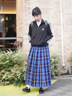 「アイテム（ジャージ）」を使った、ハヤシ　アンナさん（レディース・171cm）の秋コーディネート