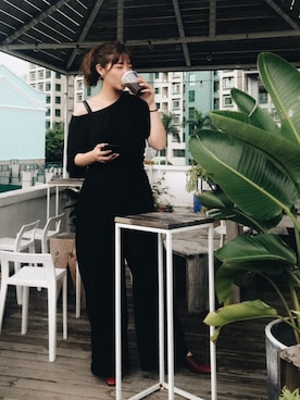 「H&M（エイチ・アンド・エム）のアイテム（パンツ、ブラック系）」を使った、JeJe Yuさん（レディース・165cm）の夏コーディネート