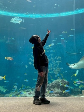 「GIVENCHY（ジバンシイ）のアイテム」を使った、rÜkさん（メンズ・173cm）の春コーディネート