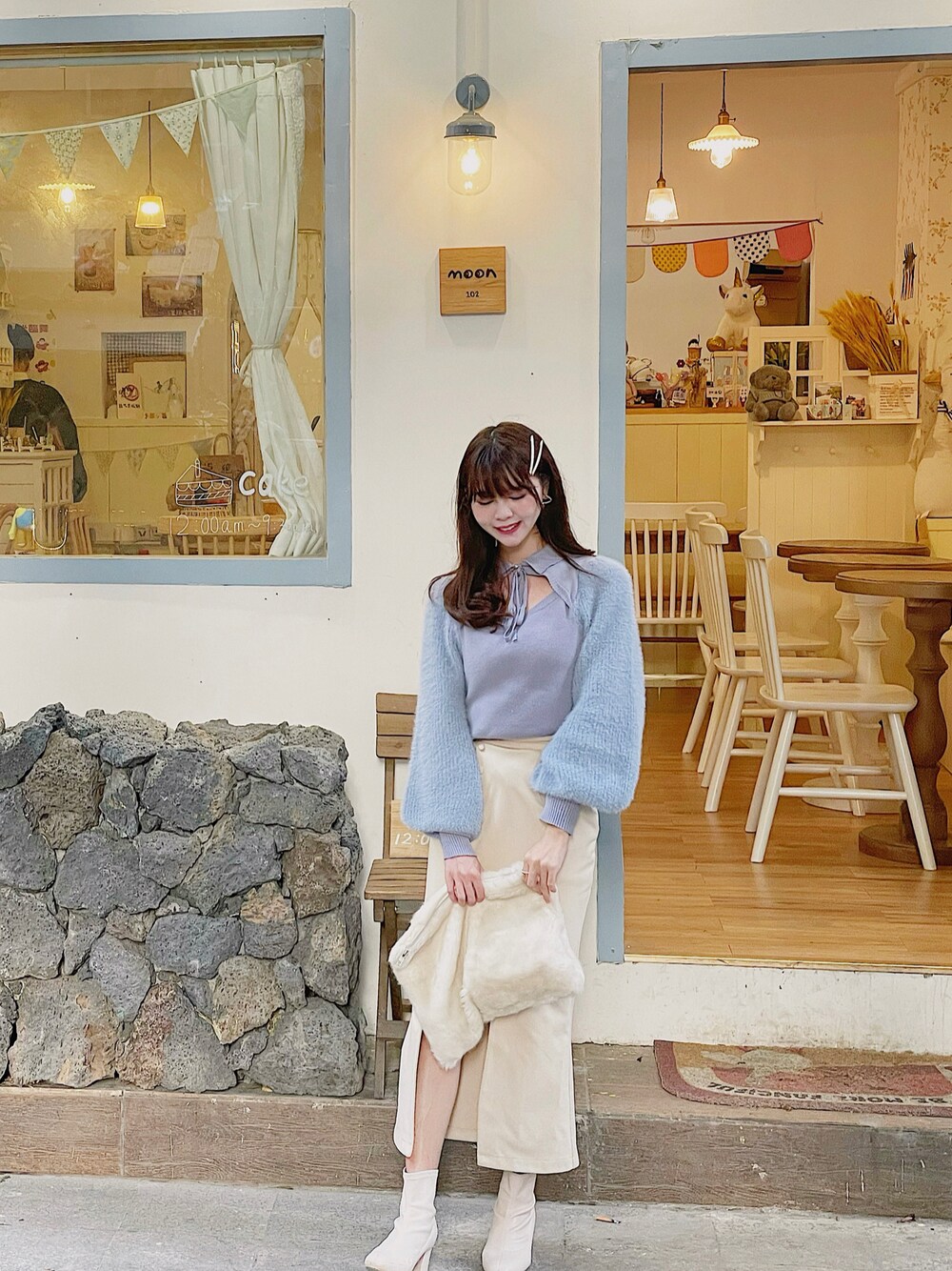 「ootd、シンプル、お洒落さんとつながりたい、プチプラ、大人カジュアル、オトナ女子、日系极简、outfit、淡色コーデ、スカート」｜「BUBBLESのアイテム（トップス、ブルー系）」を使った、YokiChenさん（レディース・158cm）の冬コーディネートの1枚目の写真