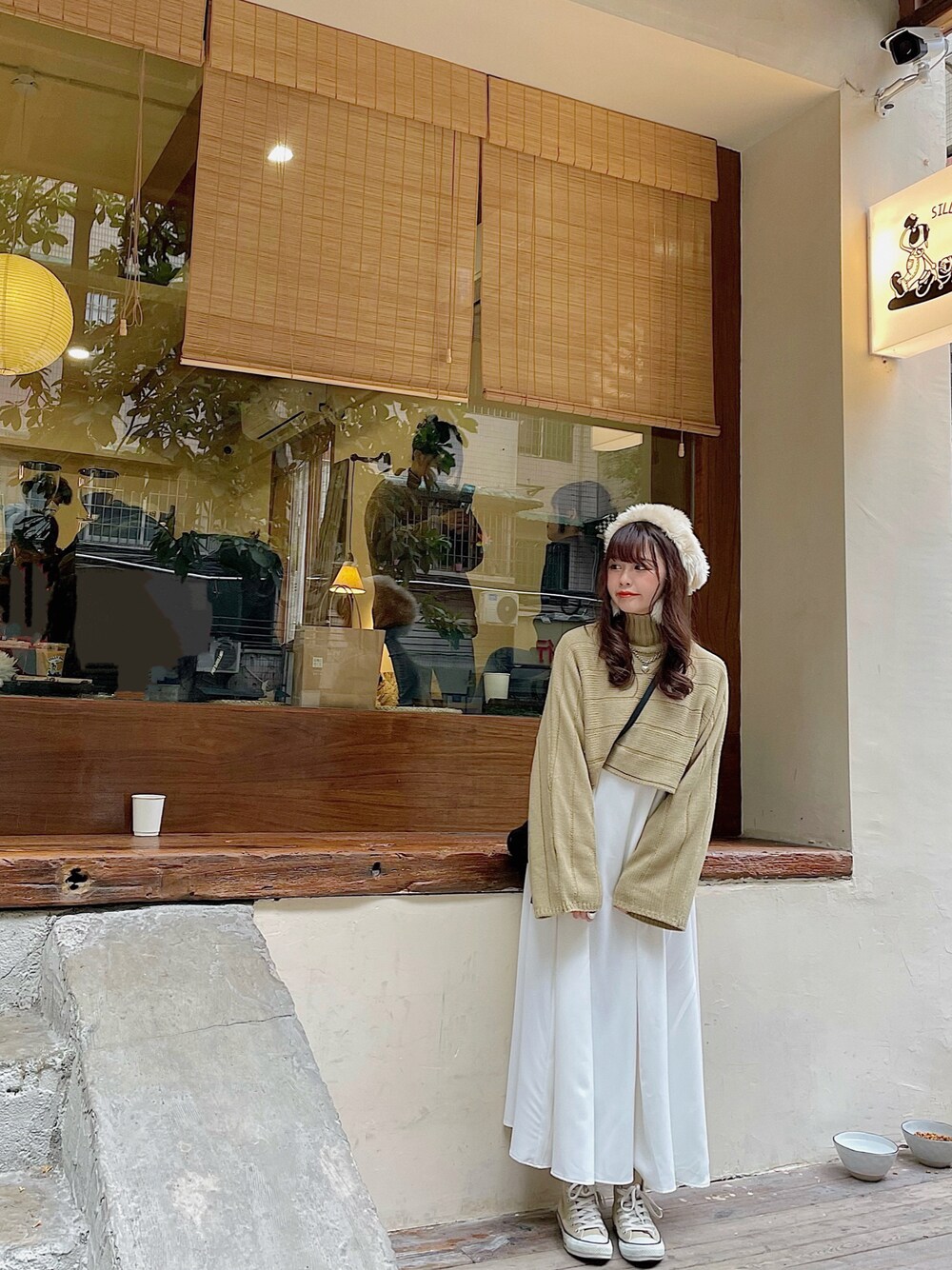 「ootd、日系极简、converse、oversize、お洒落さんとつながりたい、大人カジュアル、オトナ女子、シンプル、プチプラ、冬コーデ」｜「KBFのニットSETワンピース（ワンピース、グリーン系）」を使った、YokiChenさん（レディース・158cm）の冬コーディネートの1枚目の写真