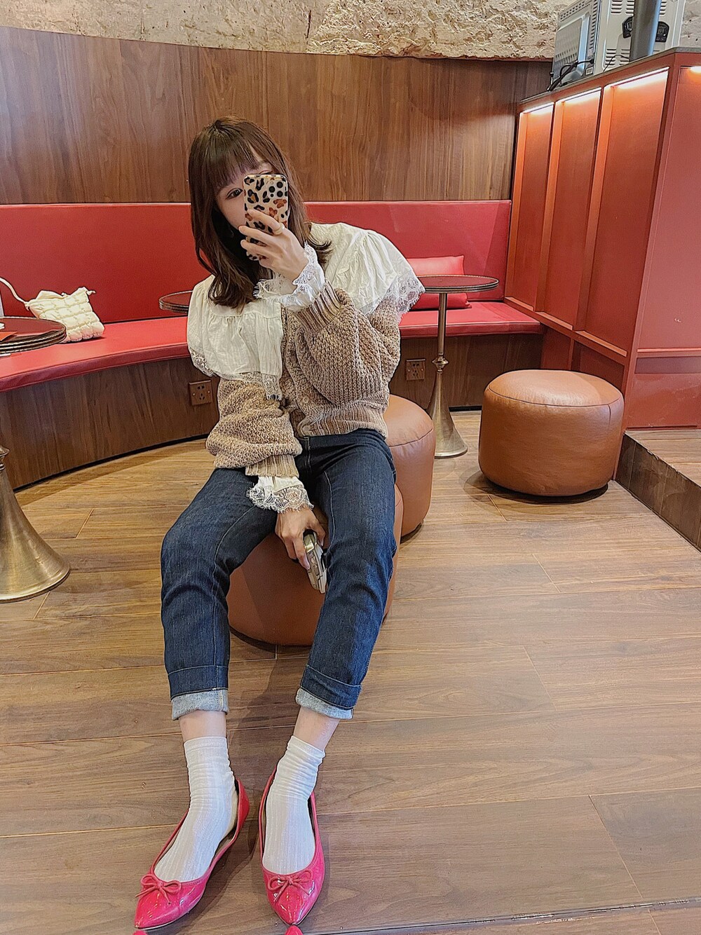 「ootd、お洒落さんとつながりたい、オトナカジュアル、プチプラ、シンプル、大人カジュアル、日系极简、春コーデ、きれいめカジュアル」｜「Omekashiのベロアモールカーデ（ニット/セーター、ホワイト系）」を使った、YokiChenさん（レディース・158cm）の冬コーディネートの1枚目の写真