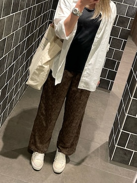「H&M（エイチ・アンド・エム）のアイテム（シャツ/ブラウス、ホワイト系）」を使った、たむさん（レディース・159cm）の春コーディネート